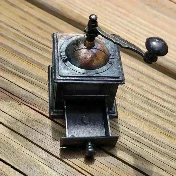 Antique Finish Miniature Pencil Sharpener Coffee Grinder by Durham Industries - Picture 2 of 12